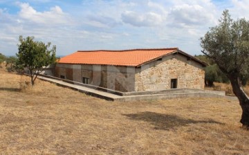 Quintas e casas rústicas em Castelo Branco