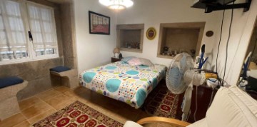 House 4 Bedrooms in Escalos de Cima e Lousa