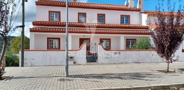 House 3 Bedrooms in Vaiamonte
