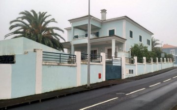 House 3 Bedrooms in Ponta Delgada (São Pedro)