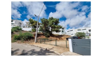 Terreno em Laranjeiro e Feijó