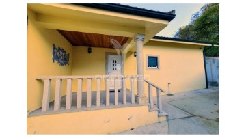 House 3 Bedrooms in Roriz