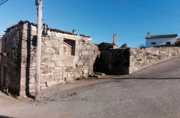Moradia 2 Quartos em Vilar de Besteiros e Mosteiro de Fráguas