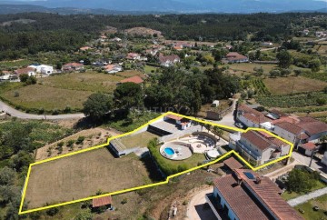 House 3 Bedrooms in Arrifana