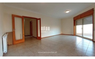 Appartement 2 Chambres à Póvoa de Varzim, Beiriz e Argivai