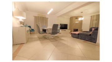 Apartment 3 Bedrooms in União das Freguesias de Setúbal