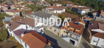 House 3 Bedrooms in Curalha