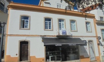 House 4 Bedrooms in Castelo Branco