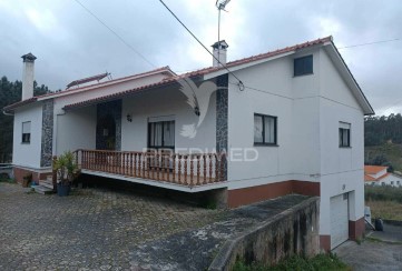 House 3 Bedrooms in Caranguejeira