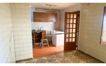 House 3 Bedrooms in Areosa