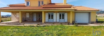 House 4 Bedrooms in Castelo Branco