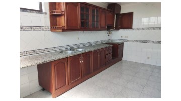 Apartamento 4 Quartos em Moita dos Ferreiros