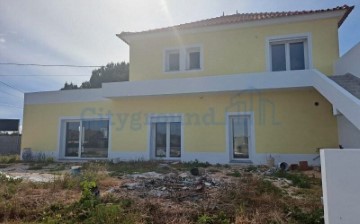 House 3 Bedrooms in Coimbrão