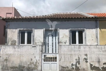 House 2 Bedrooms in Angra (Nossa Senhora da Conceição)
