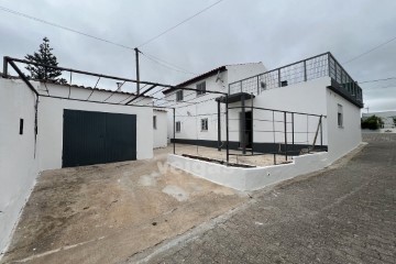 House 2 Bedrooms in Alguber