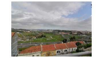 Prédio em Falagueira-Venda Nova