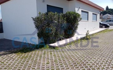 House 3 Bedrooms in Sesimbra (Santiago)