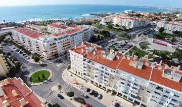 Apartamento 3 Quartos em Carcavelos e Parede