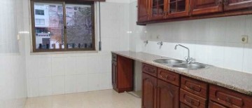 Apartamento 1 Quarto em Massamá e Monte Abraão