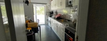 Apartment 2 Bedrooms in Póvoa de Santa Iria e Forte da Casa