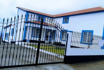 Maison 4 Chambres à Santa Bárbara