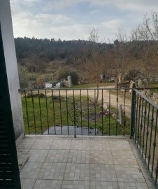 House 3 Bedrooms in Pinhel