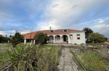 House 6 Bedrooms in Lamego (Almacave e Sé)