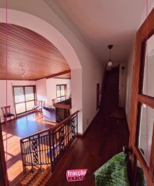 Apartment 4 Bedrooms in Moreira