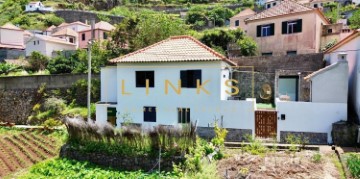 House 2 Bedrooms in Ribeira da Janela