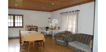 House 2 Bedrooms in Mouronho