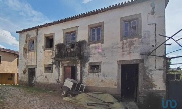 Maison 4 Chambres à Castanheira de Pêra e Coentral