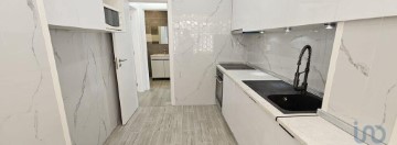 Apartamento 3 Quartos em Laranjeiro e Feijó