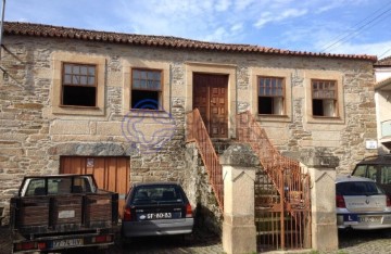 Moradia 3 Quartos em Louredo e Fornelos