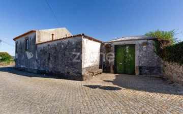 House 3 Bedrooms in Folgosa