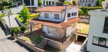 Maison 4 Chambres à Nogueira, Fraião e Lamaçães