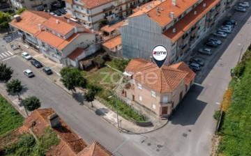 House 6 Bedrooms in Anta e Guetim