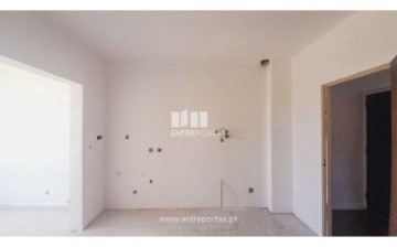 Apartment 3 Bedrooms in Santa Maria Maior e Monserrate e Meadela