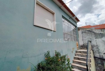 House 2 Bedrooms in Amiais de Baixo