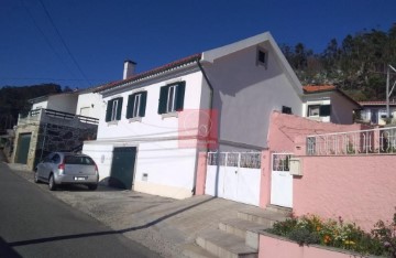 House 3 Bedrooms in Vila Chã