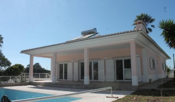 House 3 Bedrooms in Sesimbra (Castelo)