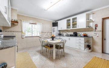 House 3 Bedrooms in Recarei