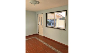 House 3 Bedrooms in Carregal do Sal