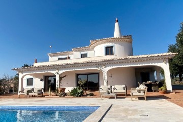 House 5 Bedrooms in Silves