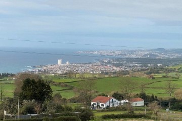 Moradia 5 Quartos em Ponta Delgada (São José)