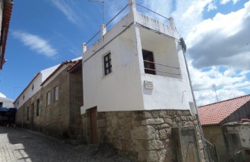 Maison 3 Chambres à Castelo Novo