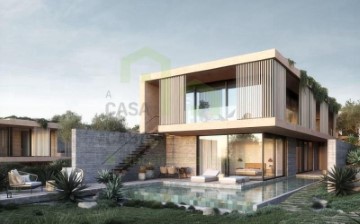 House 4 Bedrooms in Ericeira