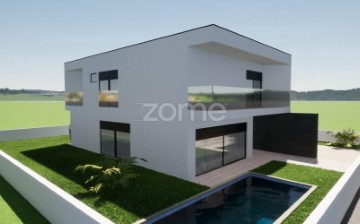 House 3 Bedrooms in Rendufinho