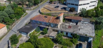 Quintas e casas rústicas em Creixomil e Mariz