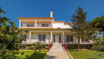 Maison 4 Chambres à Santo Onofre e Serra do Bouro