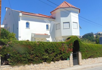 Maison 6 Chambres à Lordelo